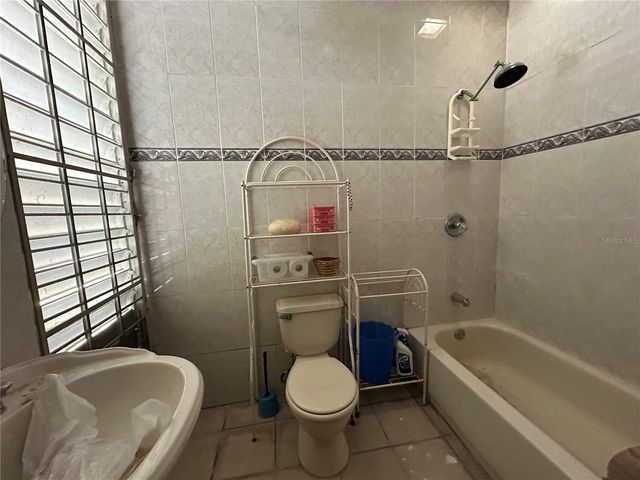 Calle Orquidea A9 CIUDAD JARDÍN, Carolina, PR 00987