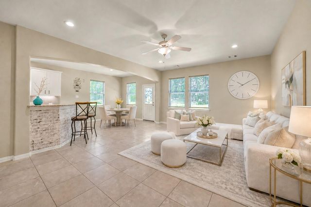 82 Road 6607, Dayton, TX 77535