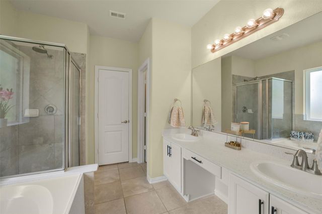 82 Road 6607, Dayton, TX 77535