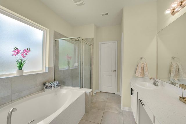 82 Road 6607, Dayton, TX 77535