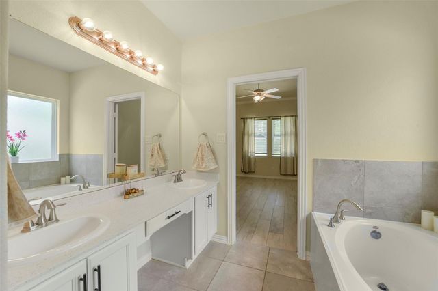 82 Road 6607, Dayton, TX 77535