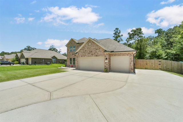 82 Road 6607, Dayton, TX 77535