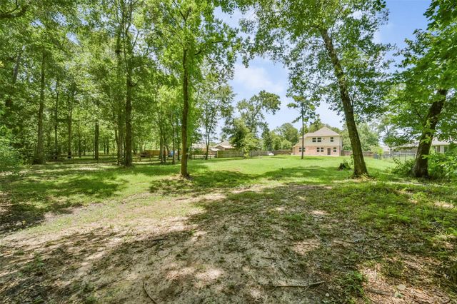 82 Road 6607, Dayton, TX 77535