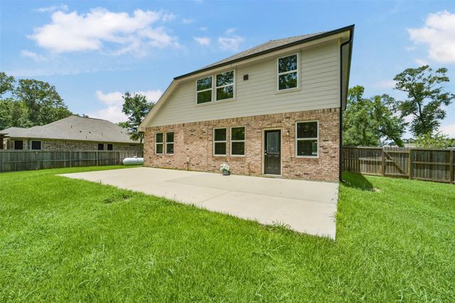 82 Road 6607, Dayton, TX 77535