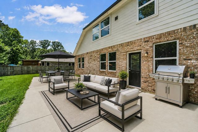 82 Road 6607, Dayton, TX 77535