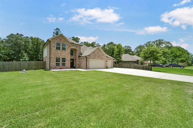 82 Road 6607, Dayton, TX 77535