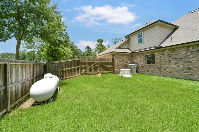 82 Road 6607, Dayton, TX 77535
