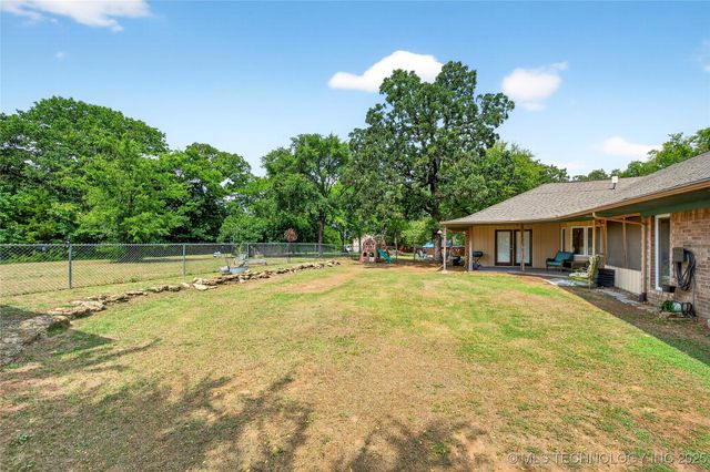 123 Park Lake Drive, Durant, OK 74701