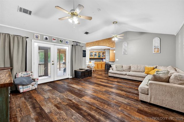 123 Park Lake Drive, Durant, OK 74701