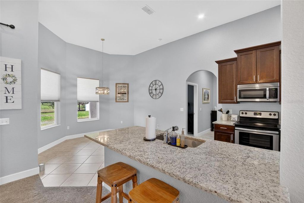 Image 16 of property listing at 2334 CREEKS CROSSING DRIVE, Lakeland, FL 33810