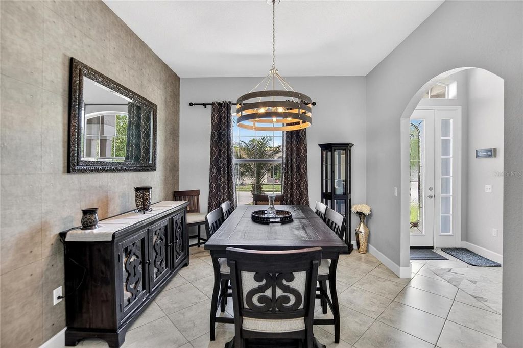 Image 20 of property listing at 2334 CREEKS CROSSING DRIVE, Lakeland, FL 33810