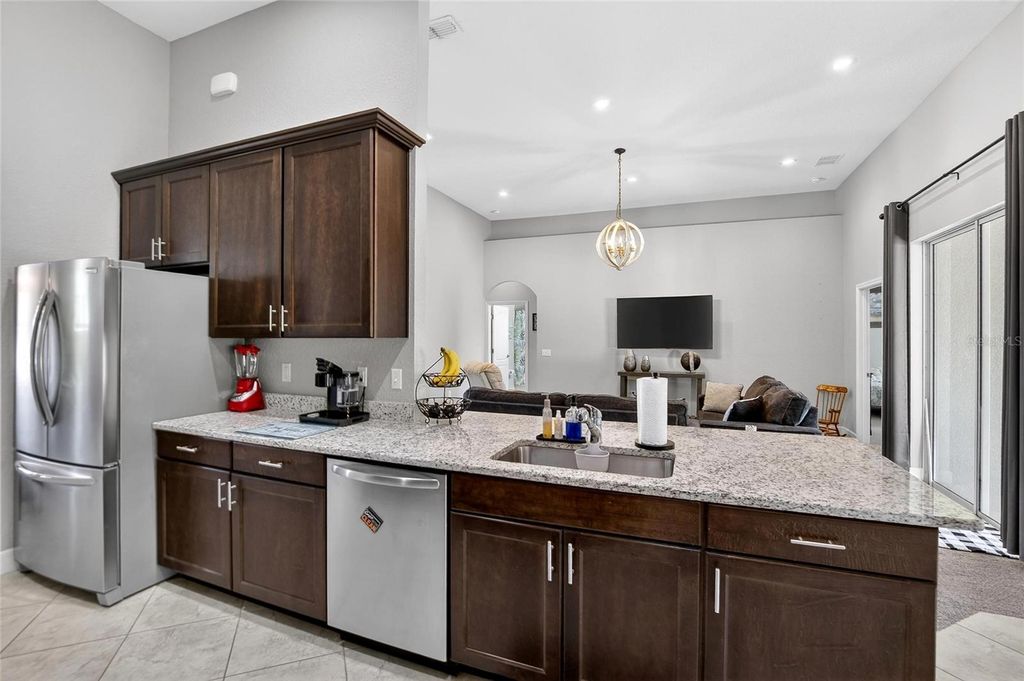 Image 23 of property listing at 2334 CREEKS CROSSING DRIVE, Lakeland, FL 33810