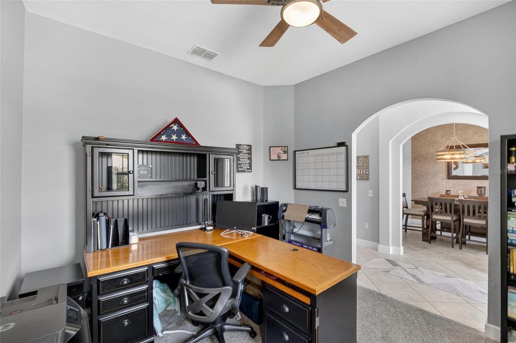 Image 6 of property listing at 2334 CREEKS CROSSING DRIVE, Lakeland, FL 33810