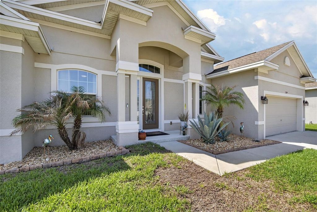 Image 63 of property listing at 2334 CREEKS CROSSING DRIVE, Lakeland, FL 33810