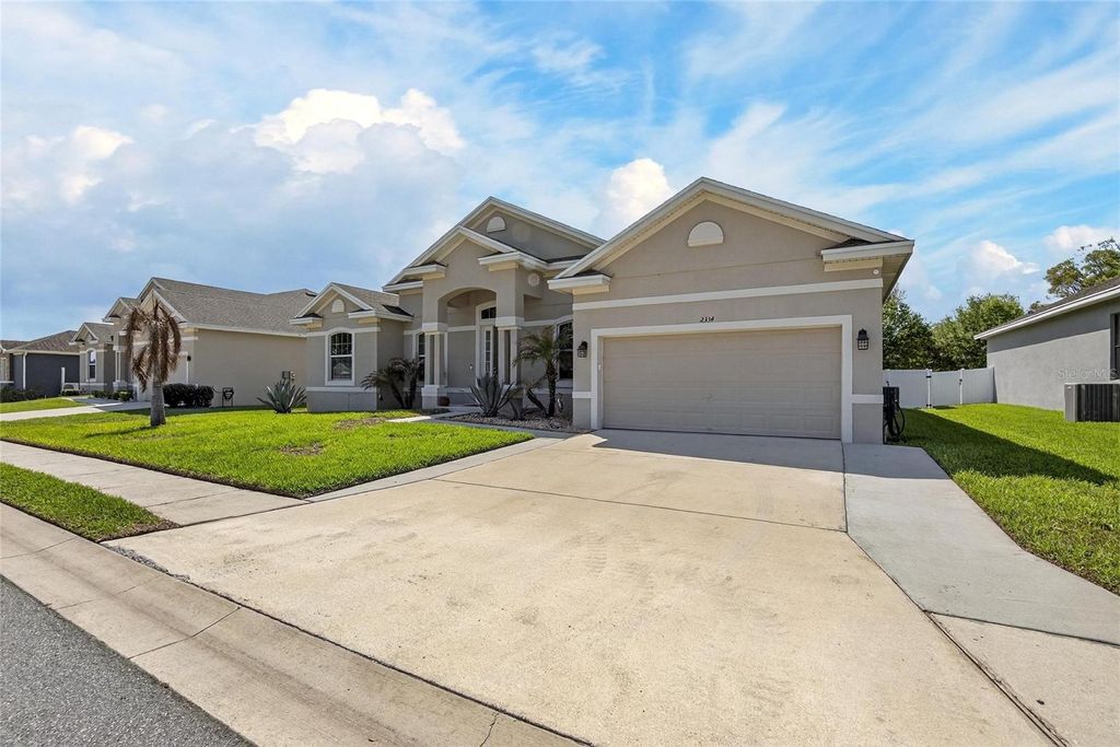 Image 67 of property listing at 2334 CREEKS CROSSING DRIVE, Lakeland, FL 33810