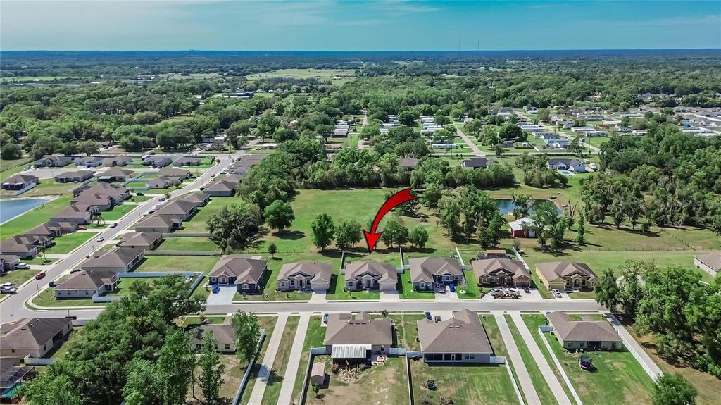 Image 72 of property listing at 2334 CREEKS CROSSING DRIVE, Lakeland, FL 33810