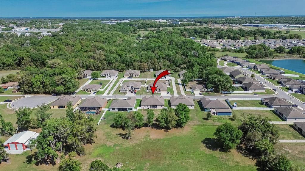 Image 88 of property listing at 2334 CREEKS CROSSING DRIVE, Lakeland, FL 33810