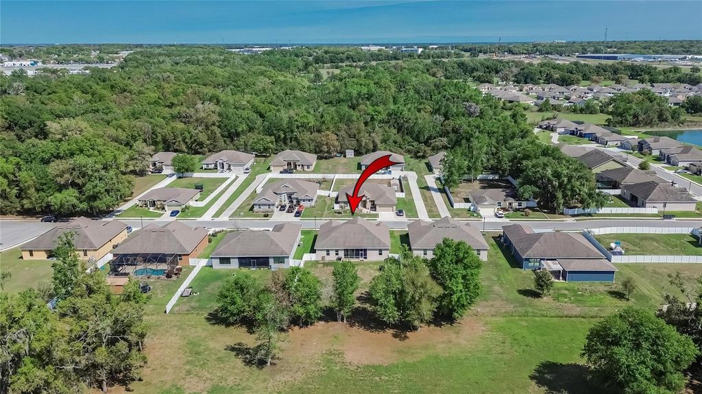 Image 89 of property listing at 2334 CREEKS CROSSING DRIVE, Lakeland, FL 33810