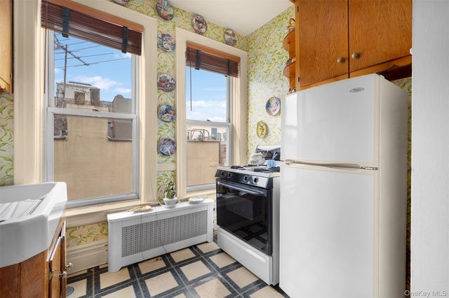 31-72 44th Street, Astoria, NY 11103