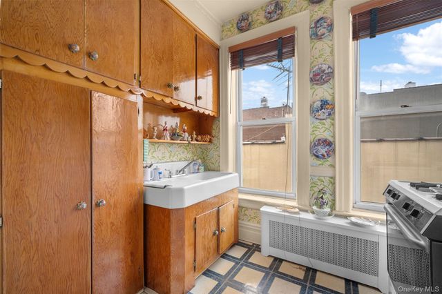 31-72 44th Street, Astoria, NY 11103
