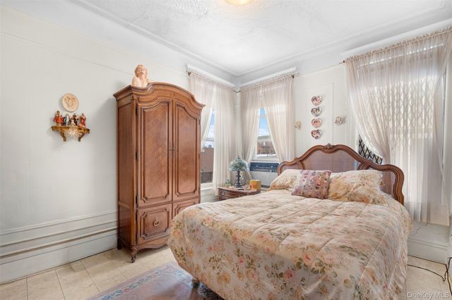 31-72 44th Street, Astoria, NY 11103