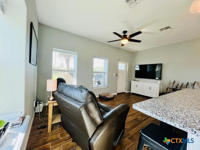 2824 W Harrison Avenue, Port O'connor, TX 77982