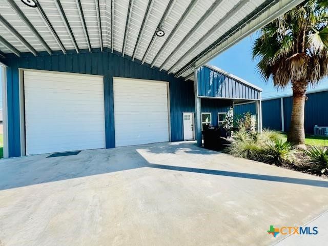 2824 W Harrison Avenue, Port O'connor, TX 77982