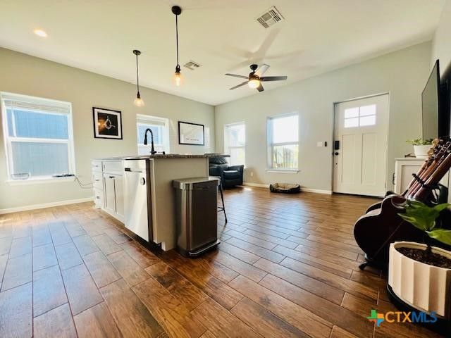 2824 W Harrison Avenue, Port O'connor, TX 77982