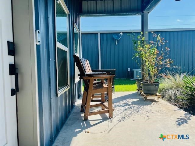 2824 W Harrison Avenue, Port O'connor, TX 77982