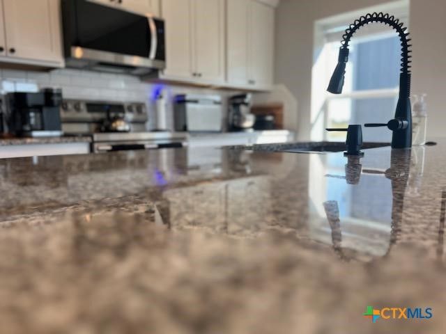 2824 W Harrison Avenue, Port O'connor, TX 77982