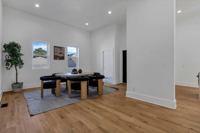 1038 Franklin Avenue, Columbus, OH 43205