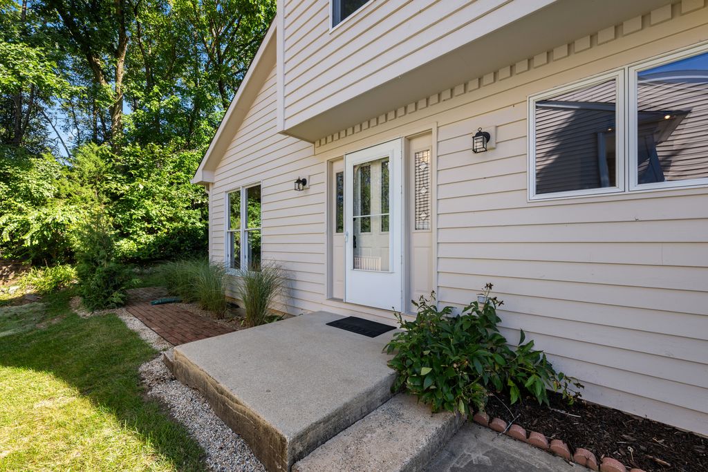 1119 Dickens Avenue, Naperville, IL 60563 — photo 3