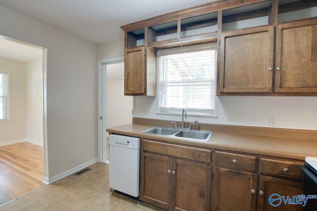 1830 Oakwood Avenue, Huntsville, AL 35811