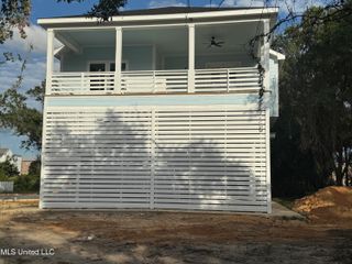 124 Holiday Drive, Pass Christian, MS 39571