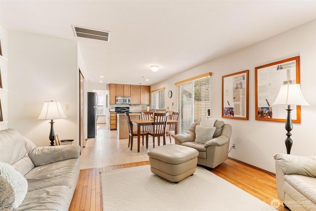 782 NW Apple Blossom Loop, Bremerton, WA 98311