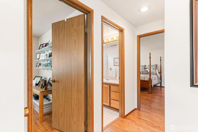 782 NW Apple Blossom Loop, Bremerton, WA 98311