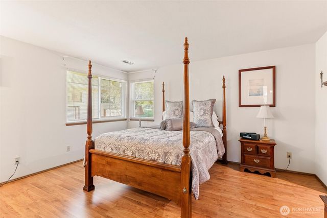 782 NW Apple Blossom Loop, Bremerton, WA 98311