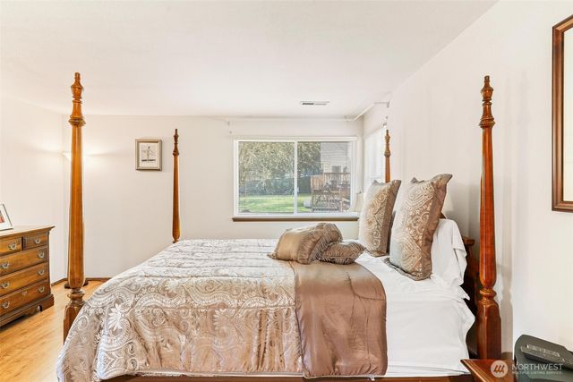 782 NW Apple Blossom Loop, Bremerton, WA 98311