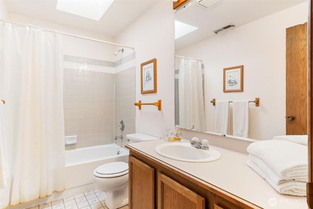 782 NW Apple Blossom Loop, Bremerton, WA 98311