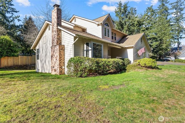 782 NW Apple Blossom Loop, Bremerton, WA 98311