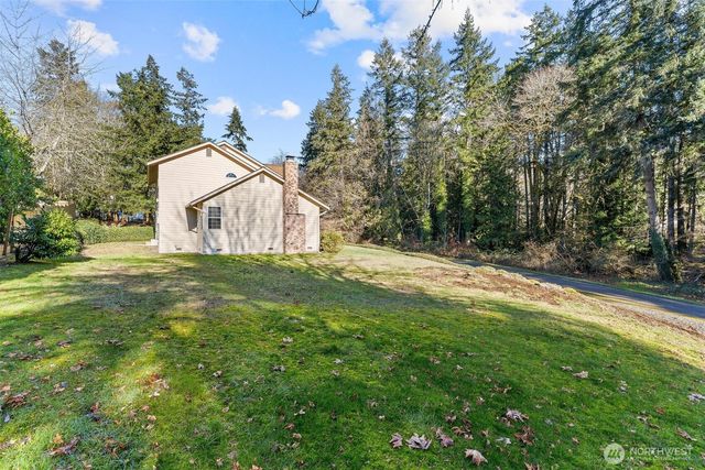 782 NW Apple Blossom Loop, Bremerton, WA 98311