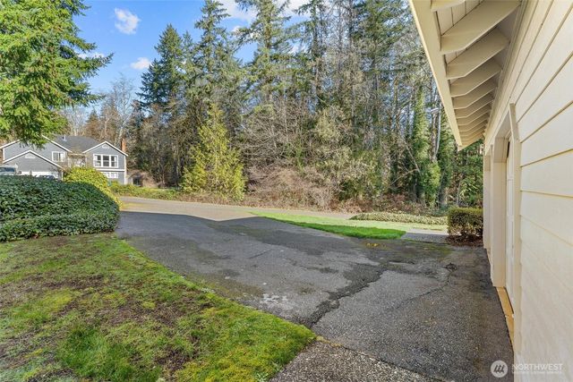 782 NW Apple Blossom Loop, Bremerton, WA 98311