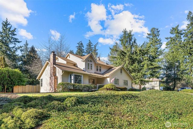 782 NW Apple Blossom Loop, Bremerton, WA 98311