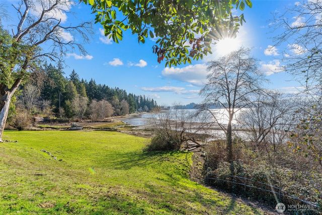 782 NW Apple Blossom Loop, Bremerton, WA 98311