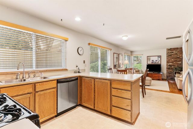 782 NW Apple Blossom Loop, Bremerton, WA 98311