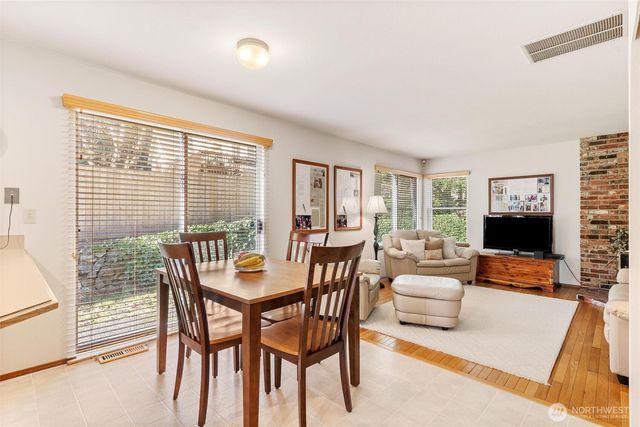 782 NW Apple Blossom Loop, Bremerton, WA 98311