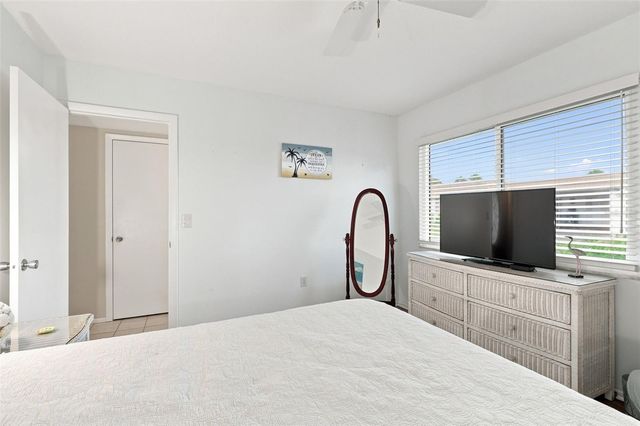 2407 RIVERBLUFF PARKWAY V-226, Sarasota, FL 34231