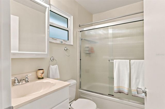 2407 RIVERBLUFF PARKWAY V-226, Sarasota, FL 34231