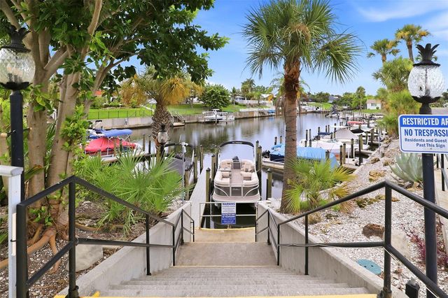 2407 RIVERBLUFF PARKWAY V-226, Sarasota, FL 34231