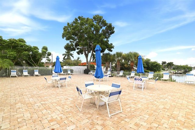 2407 RIVERBLUFF PARKWAY V-226, Sarasota, FL 34231